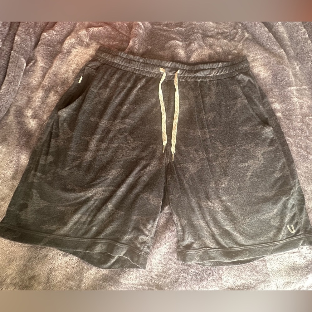 Vuori Mens Ponto Short Black Camo
